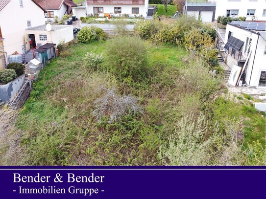 Unverbaubares, idyllisches Grundstück mit schönem Fernblick, voll erschlossen