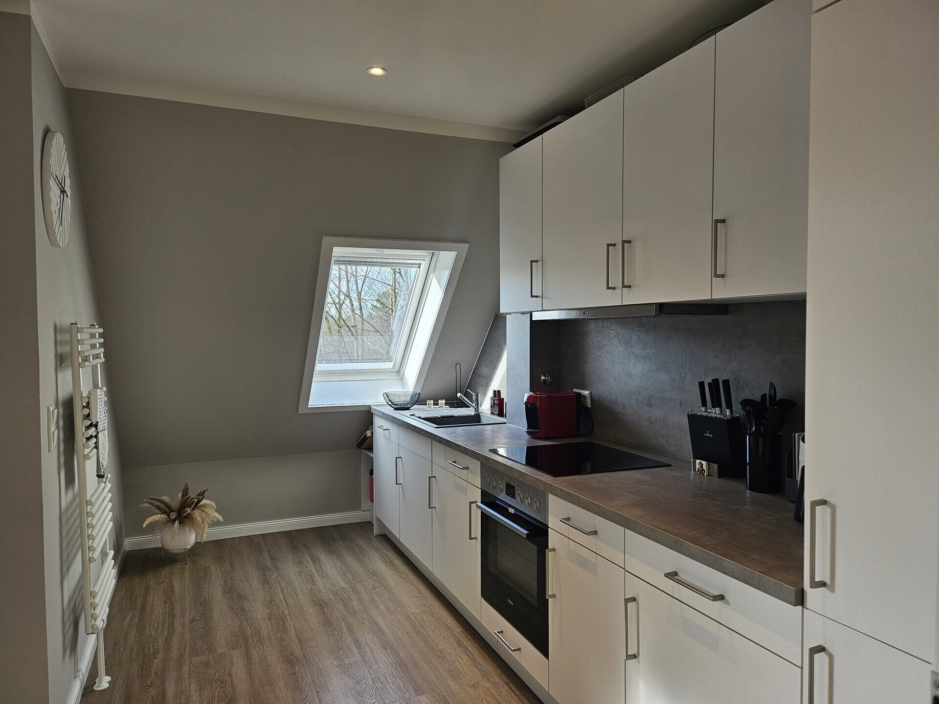 Top renovierte 2-Zimmer Wohnung mit Südloggia & Tiefgarage – Ihr neues Zuhause!