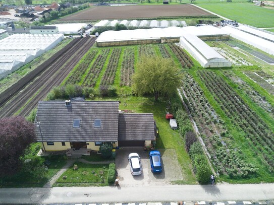 Grünes Paradies: Idyllisches Familienhaus mit großem Garten