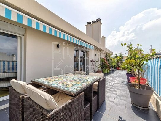 ANTIBES/JUAN-LES-PINS: 3-bedroom penthouse with large terrace, the beach on foot