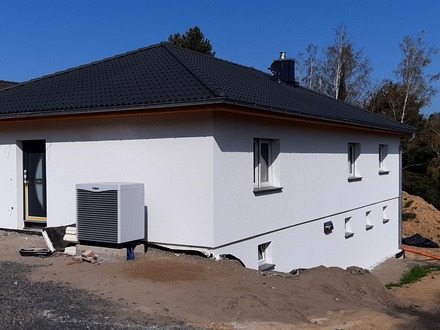 KfW 55 Bungalow mit Keller / Baujahr 2022