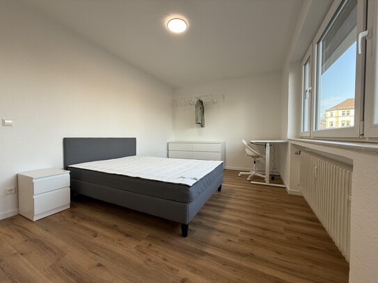 Erstbezug nach Kernsanierung: 5-Zimmer-WG in Top-Innenstadtlage in Karlsruhe
