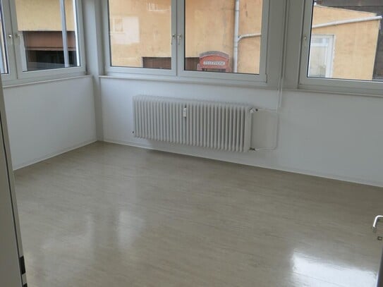 Helle, neu renovierte 3 ZKB-Innenstadt-Wohnung im Stadthaus