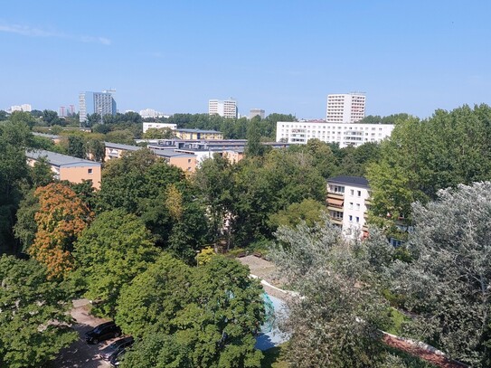 Bezugsfreie Loggiawohnung in Friedrichsfelde im 8. Liftstock