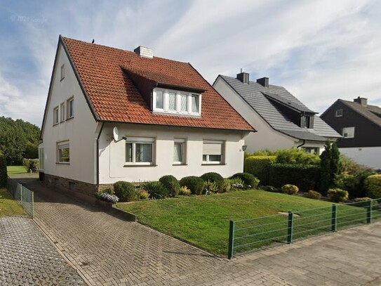 Ein-/Zweifamilienhaus in exponierter Lage in Hellern