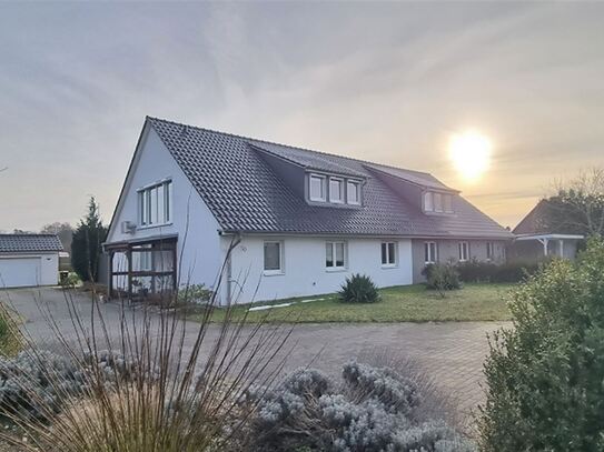 Börs Immobilien ++ DHH 17237 Weisdin in Seenähe zum Mittelsee und zum Langen See