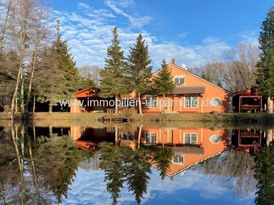 Familienanwesen im Kreis Zala zu verkaufen. Mit Haus am See, Wirtschaftsgebäude, 5,9 Hektar Land.