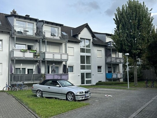 Schöne DG Wohnung mit Balkon und Stellplatz