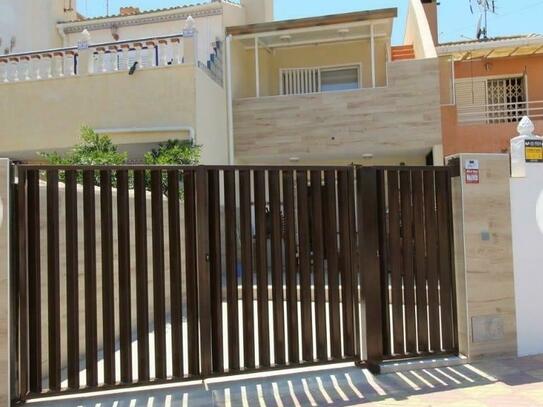 Villa in Torrevieja with 2