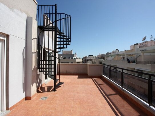 Hübsche Penthouse-Wohnung mit großer Terrasse und Dachterrasse