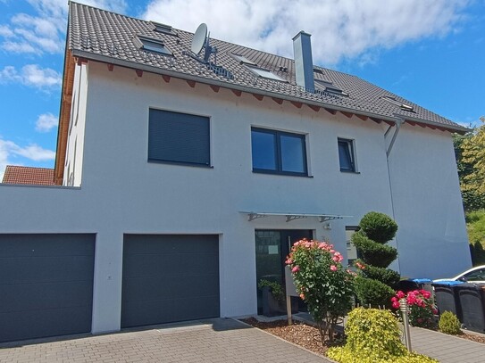 Große Maisonette-Wohnung in Niedrigenergiehaus mit Blick auf das Grüne - ab 01.10.2024 verfügbar