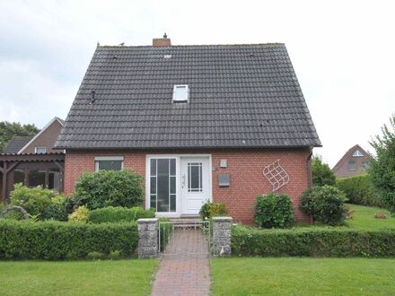 *Einfamilienhaus mit Baugrundstück im Warfendorf Uttum in der Ferienregion Krummhörn-Greetsiel*