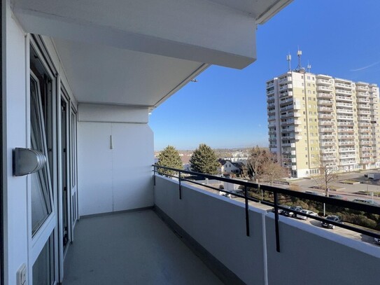 Helle 1-Zimmer-Wohnung mit EBK & Balkon inkl. Stellplatz in Frankfurt - Barrierefrei!