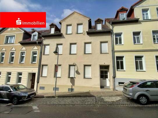 Bodenständiges Mehrfamilienhaus in bester Lage in Schmölln als vielversprechendes Investment