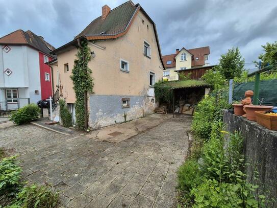 +++Charmantes Einfamilienhaus für Handwerker: Freistehendes Haus mit Garten, Parkmöglichkeit und Zufahrt zum Hof+++