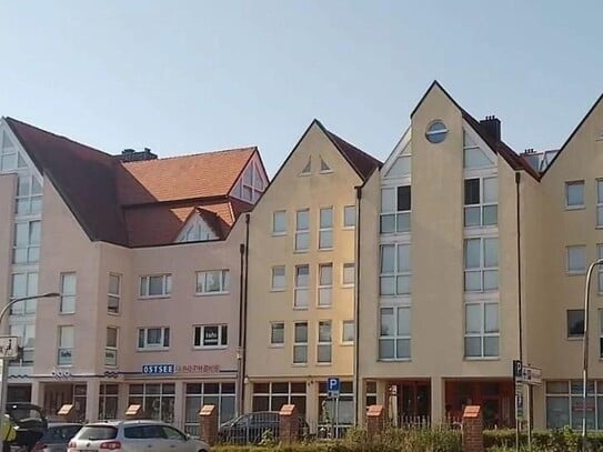 hochwertige 3-Raum-Maisonette-Wohnung mit EBK, Plissees und Fahrstuhl im Haus!