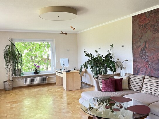 Geschmackvolle 6-Zimmer-Wohnung mit Terrasse und EBK