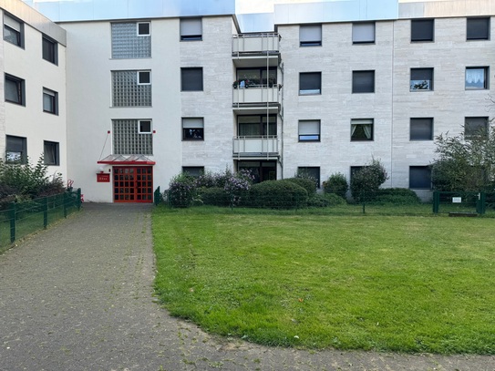 4 Zimmer-Wohnung im Erdgeschoss mit eigenem Garten in Bergheim Ahe