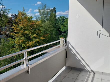 - OHNE PROVISION - Freie, sonnige und ruhige 3-Zi.-Whg, West-Balkon, Forstenried, U3