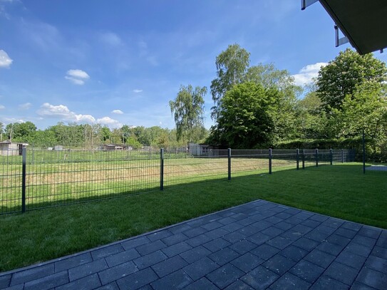 Zweitbezug-Moderne Neubauwohnung mit Marken EBK und großem Garten