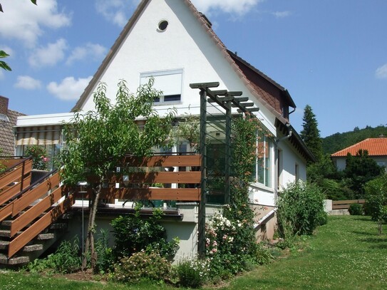 Attraktives Einfamilienhaus mit Garten und Garage