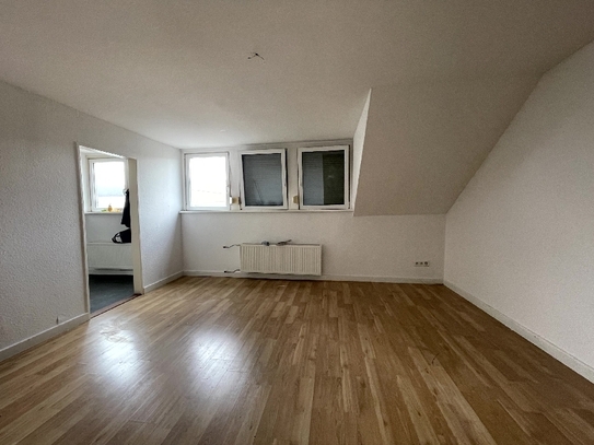 GEMÜTLICHE 2,5-ZIMMERWOHNUNG IN KREFELD-BAAKESHOF