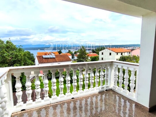 Malinska, zweistöckige Wohnung mit wunderschönem Meerblick - 180 m vom Meer!