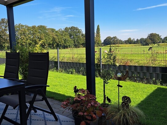 Erdgeschosswohnung mit Terrasse, Garten und Blick ins Grüne, Bj. 2020