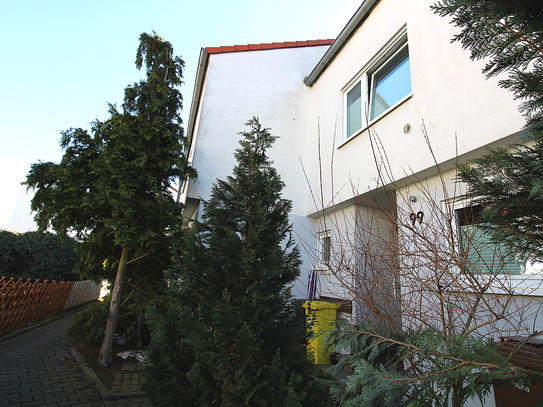 Reihenmittelhaus mit schönem Garten und Garage