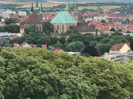 Ruhige Wohnlage mit Blick auf den Petersberg am Rande der Altstadt