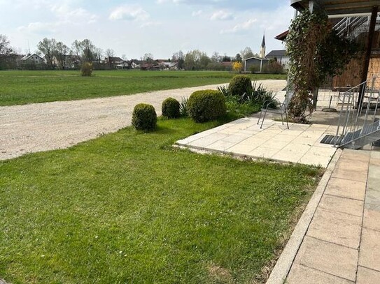 Sonnige Erdgeschoss/Whg in ländlicher grüner Ortsrandlage.