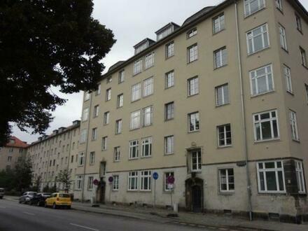 schöne 3-Raum-Maisonette mit Elbblick im denkmalgeschützten Mehrfamilienhaus