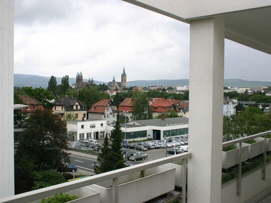 Traumhafte, zentrale 2ZKB mit Blick auf den Taunus