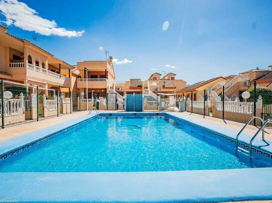 Villa in Torrevieja with 2