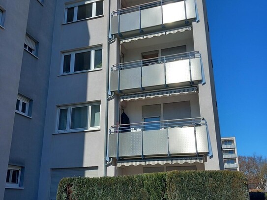 3,5-Zimmer Erdgeschoss Wohnung mit Terrasse Tiefgarage und Kellerraum