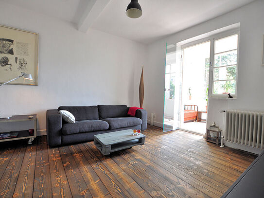 Charme & Stil: Altbauwohnung in Niehl mit Balkon