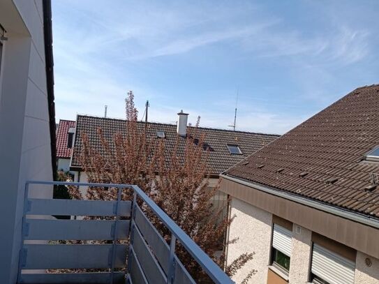 Ruhig gelegene 2 -Zi-DG Wohnung in Böblingen-Dagersheim