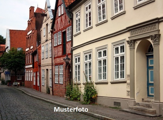 Renovierungsbedürftiges Mehrfamilienhaus sucht neuen Eigentümer