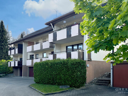 Schön geschnittene, helle 3 1/2 Zimmer-Wohnung mit Balkon und Garage