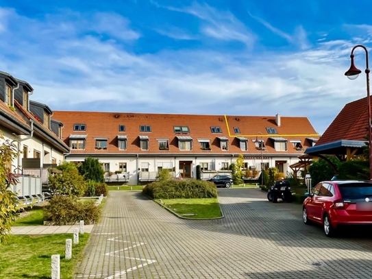 Idyllisch wohnen unterm Dach mit Loggia und Fernblick!