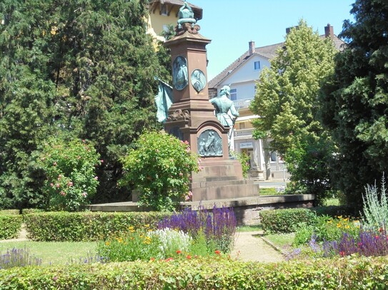 Provisionsfrei außergewöhnliche Villa im Kurzentrum/Stadtzentrum mit großem Grundstück