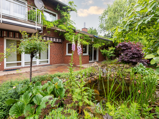 Gartenidylle trifft Innenstadt - 
Großzügiges Reihenendhaus mitten in Diepholz