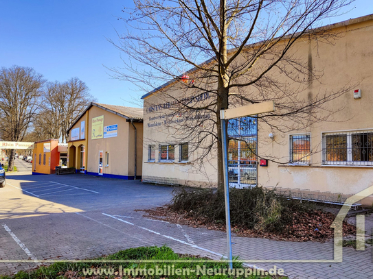 Ca. 1.300 m² Sonderfläche - Indoor im Mischgebiet am Zentrum