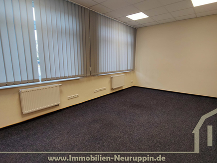 Sanierte Bürofläche in Neuruppin / Treskow mit 4 Büroräumen, Parkplätze vorhanden