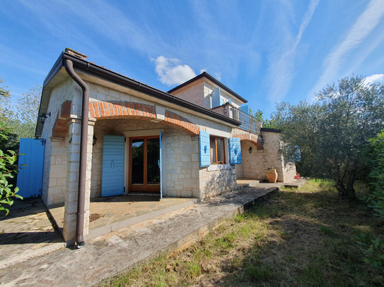 ISTRIEN, BADERNA, STEINHAUS, Neueres Steinhaus mit Pool in ruhigem Dorf, 10 km von Poreč entfernt