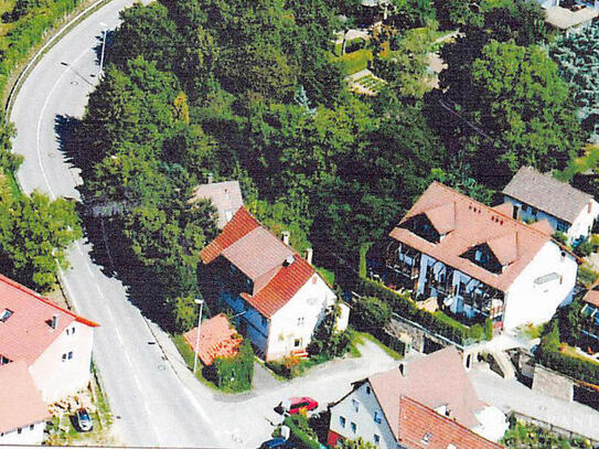 Bauplatz mit zwei großen Gewölbekellern