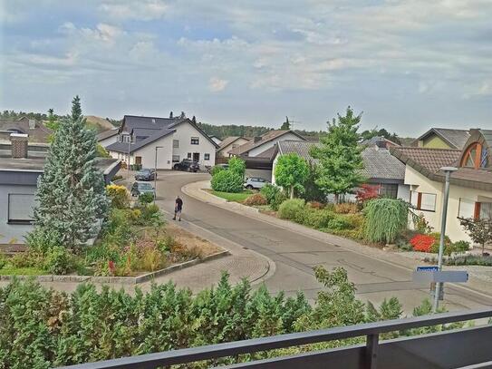 ***Exklusive Eigentumswohnung mit großem Garten, Balkon mit Traumausblick und ca.50qm Homeoffice!***