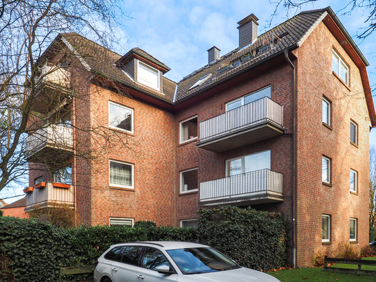 Bargteheide-Zentrum: Gepflegte, helle 3-Zimmer-Wohnung mit Balkon und PKW-Stellplatz