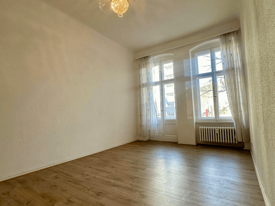 Klassische Altbauwohnung mit Potenzial in Berlin - Charlottenburg