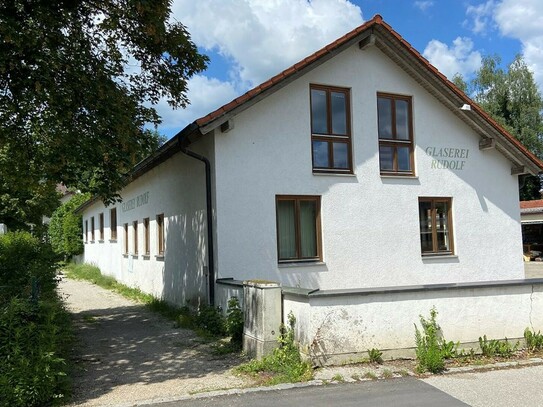 P-Werkstatt Großer Innenhof + Wohnung - 11 Lagerboxen